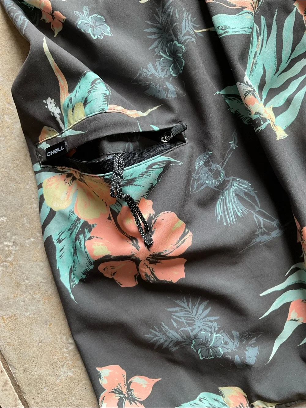 O'Neill Black - Swim Board Shorts (men’s 32)